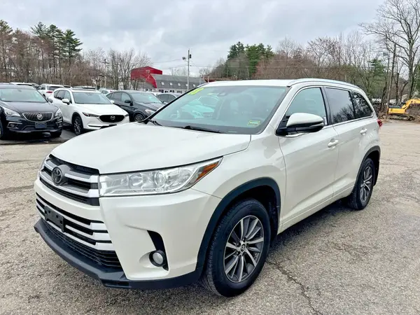 5TDJZRFH2JS549905 2018 TOYOTA HIGHLANDER - Image 2