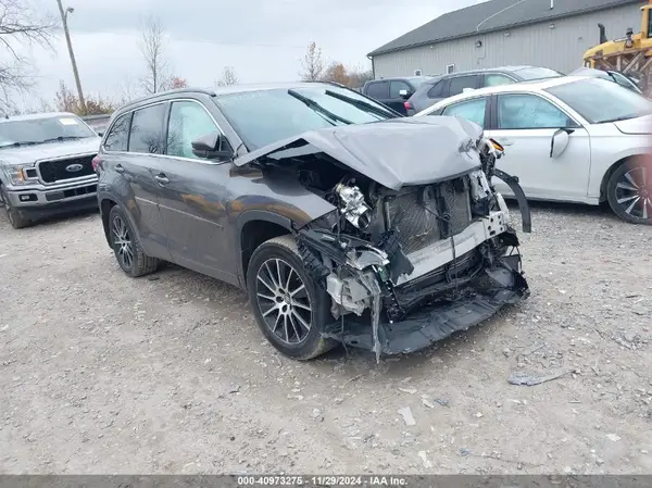 5TDJZRFH2JS553405 2018 TOYOTA HIGHLANDER - Image 1