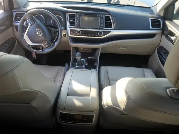 5TDJZRFH2JS553677 2018 TOYOTA HIGHLANDER - Image 8