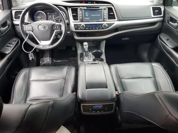 5TDJZRFH2JS559656 2018 TOYOTA HIGHLANDER - Image 8