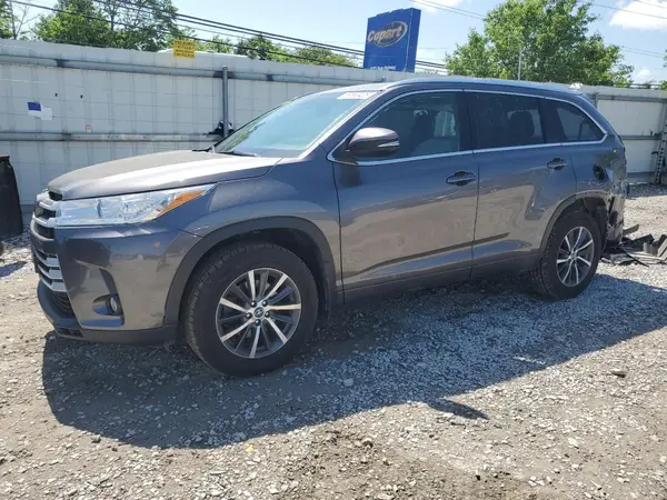 5TDJZRFH2JS560404 2018 TOYOTA HIGHLANDER - Image 1