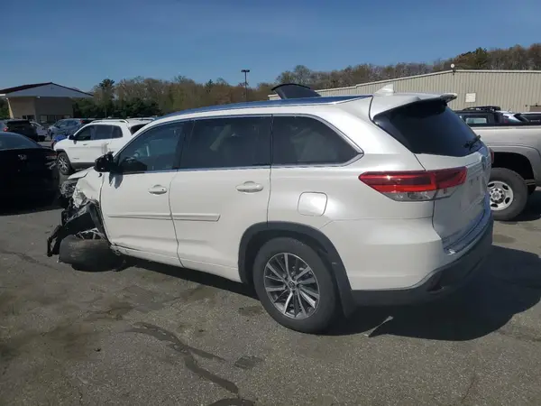 5TDJZRFH2JS561617 2018 TOYOTA HIGHLANDER - Image 2