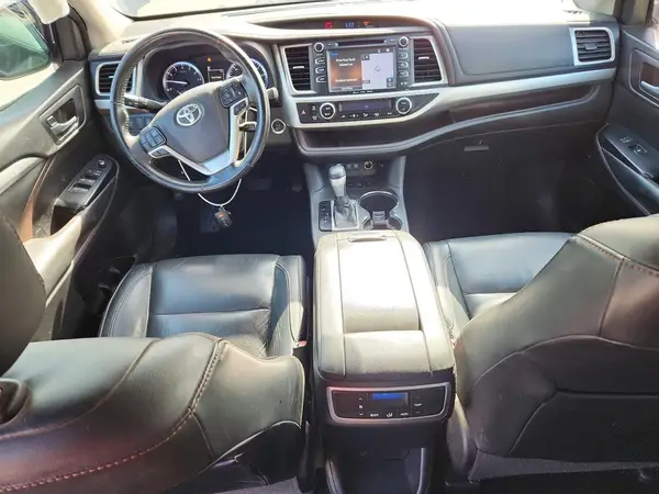 5TDJZRFH2JS801930 2018 TOYOTA HIGHLANDER - Image 8