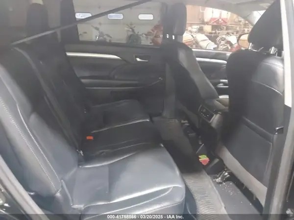 5TDJZRFH2JS802446 2018 TOYOTA HIGHLANDER - Image 8