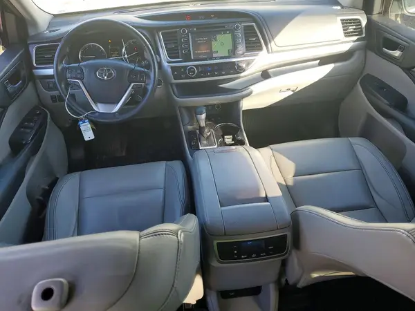 5TDJZRFH2JS803824 2018 TOYOTA HIGHLANDER - Image 8