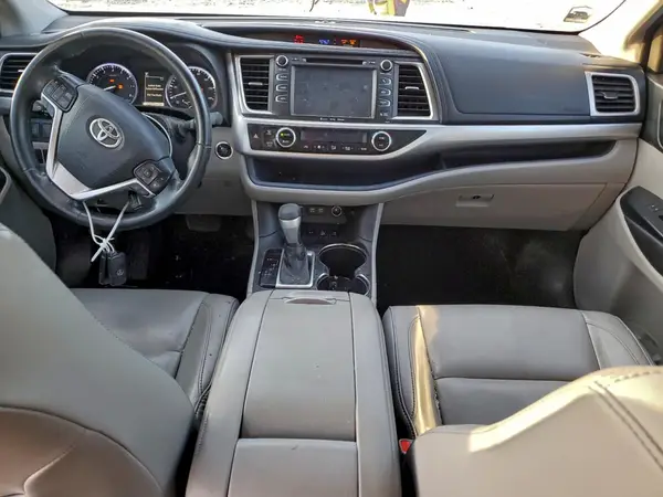 5TDJZRFH2JS804598 2018 TOYOTA HIGHLANDER - Image 8