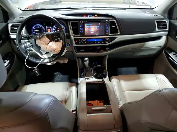 5TDJZRFH2JS812300 2018 TOYOTA HIGHLANDER - Image 8