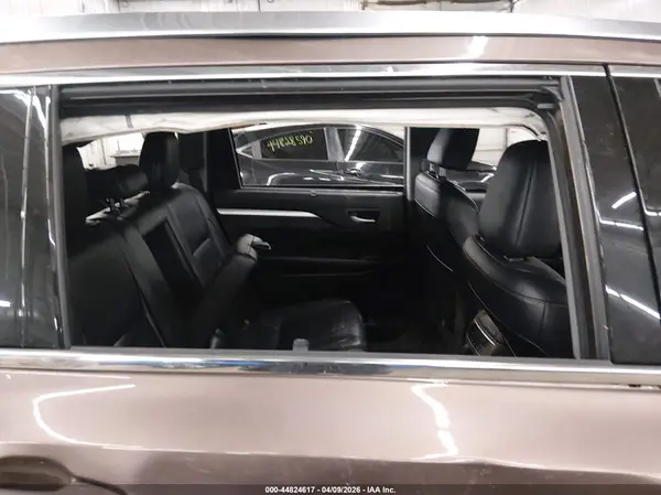 5TDJZRFH2JS813771 2018 TOYOTA HIGHLANDER - Image 8
