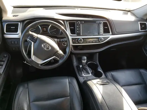 5TDJZRFH2JS814726 2018 TOYOTA HIGHLANDER - Image 8