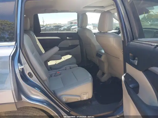 5TDJZRFH2JS816251 2018 TOYOTA HIGHLANDER - Image 8