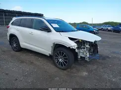 5TDJZRFH2JS817643 2018 TOYOTA HIGHLANDER