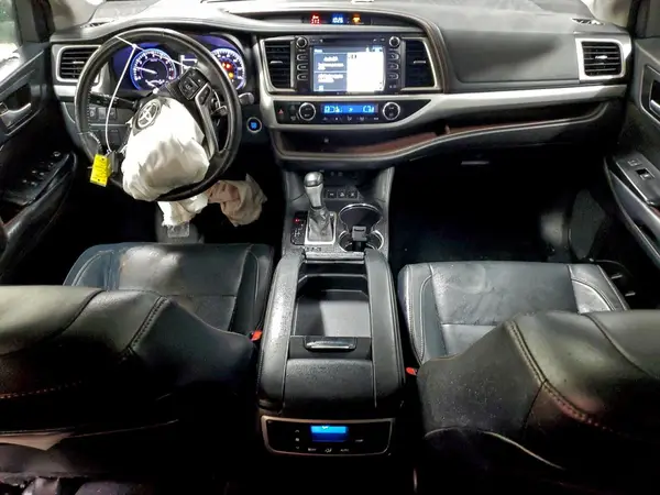 5TDJZRFH2JS817979 2018 TOYOTA HIGHLANDER - Image 8