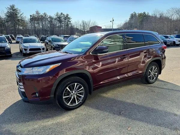 5TDJZRFH2JS823121 2018 TOYOTA HIGHLANDER - Image 2
