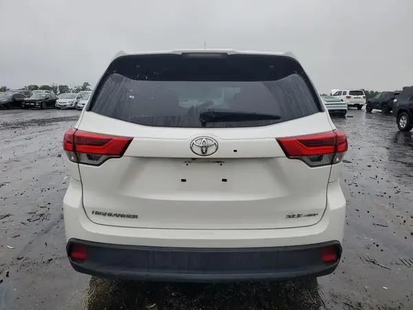2018 TOYOTA HIGHLANDER auction photo 6