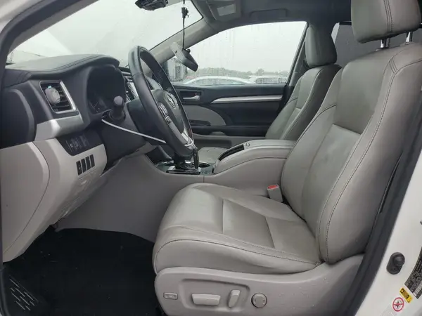 2018 TOYOTA HIGHLANDER auction photo 7