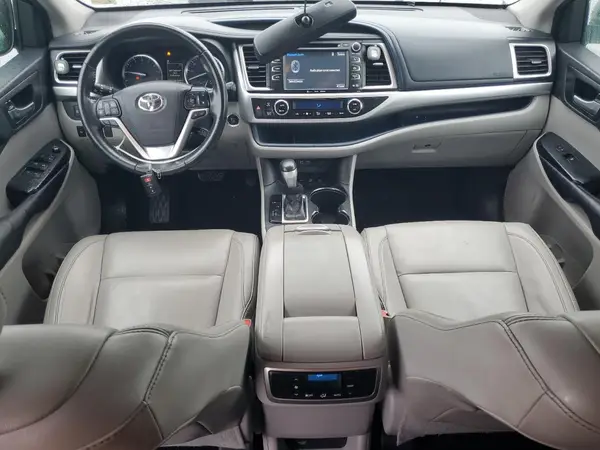 5TDJZRFH2JS827735 2018 TOYOTA HIGHLANDER - Image 8