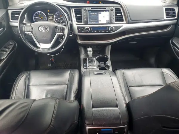 5TDJZRFH2JS836922 2018 TOYOTA HIGHLANDER - Image 8