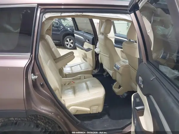5TDJZRFH2JS840372 2018 TOYOTA HIGHLANDER - Image 8