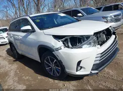 5TDJZRFH2JS864073 2018 TOYOTA HIGHLANDER