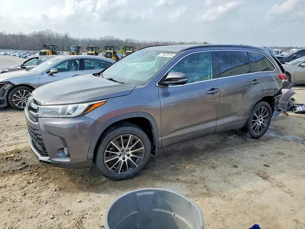 5TDJZRFH2JS869287 2018 TOYOTA HIGHLANDER - Image 1