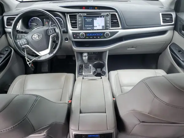 5TDJZRFH2JS869807 2018 TOYOTA HIGHLANDER - Image 8