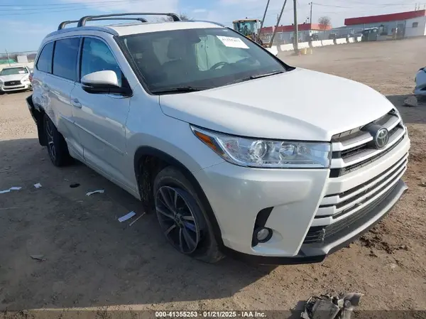 5TDJZRFH2JS891838 2018 TOYOTA HIGHLANDER - Image 1