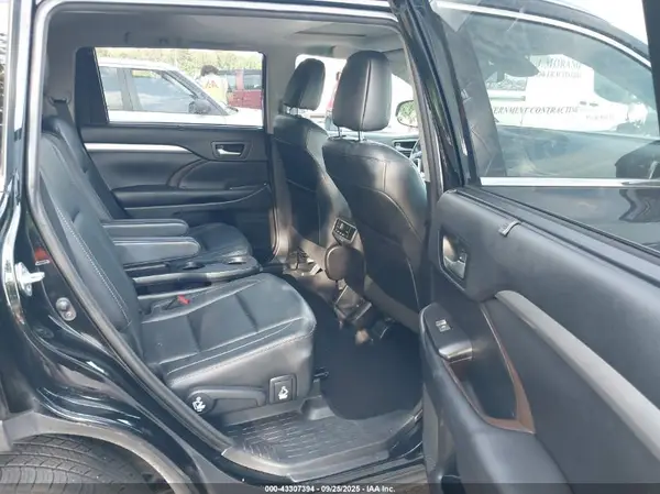 5TDJZRFH2JS892634 2018 TOYOTA HIGHLANDER - Image 8