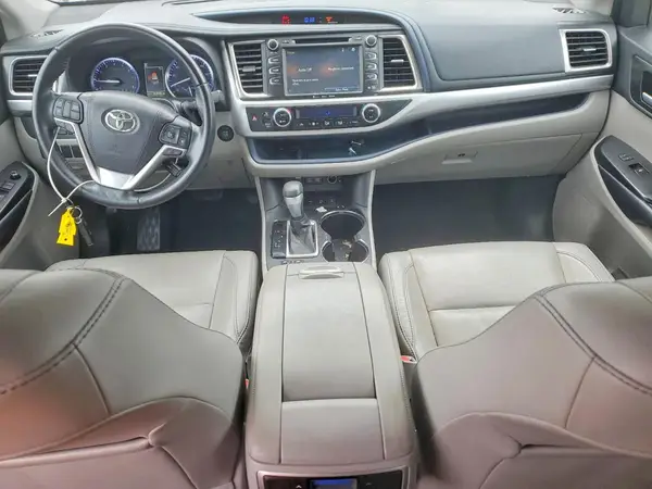 5TDJZRFH2JS897381 2018 TOYOTA HIGHLANDER - Image 8