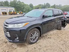 5TDJZRFH2JS900277 2018 TOYOTA HIGHLANDER