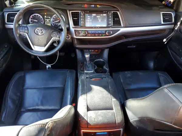 5TDJZRFH2JS912879 2018 TOYOTA HIGHLANDER - Image 8