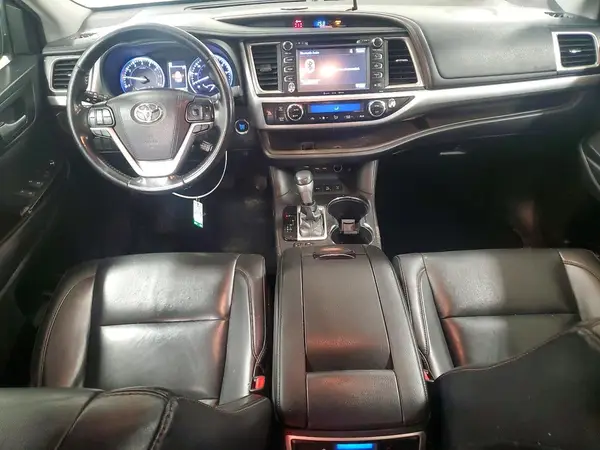 5TDJZRFH2KS562736 2019 TOYOTA HIGHLANDER - Image 8