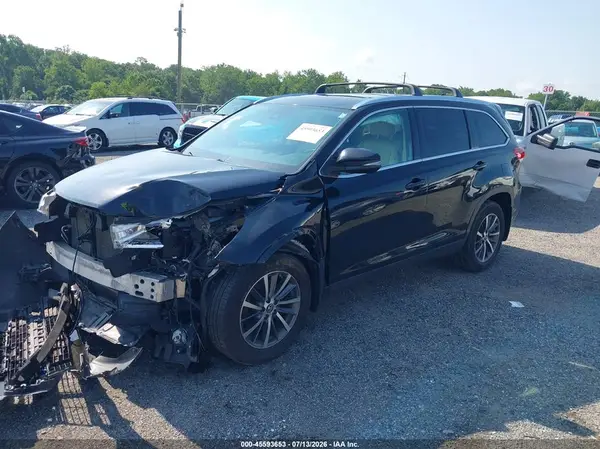 5TDJZRFH2KS565183 2019 TOYOTA HIGHLANDER - Image 2