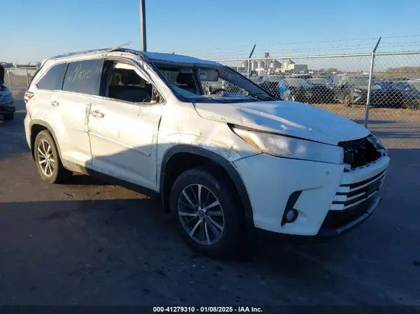 5TDJZRFH2KS566656 2019 TOYOTA HIGHLANDER - Image 1