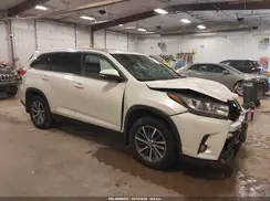 5TDJZRFH2KS574059 2019 TOYOTA HIGHLANDER