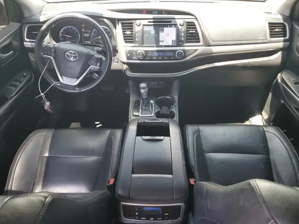 5TDJZRFH2KS575308 2019 TOYOTA HIGHLANDER - Image 8