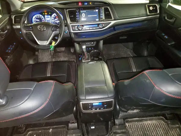 5TDJZRFH2KS576703 2019 TOYOTA HIGHLANDER - Image 8