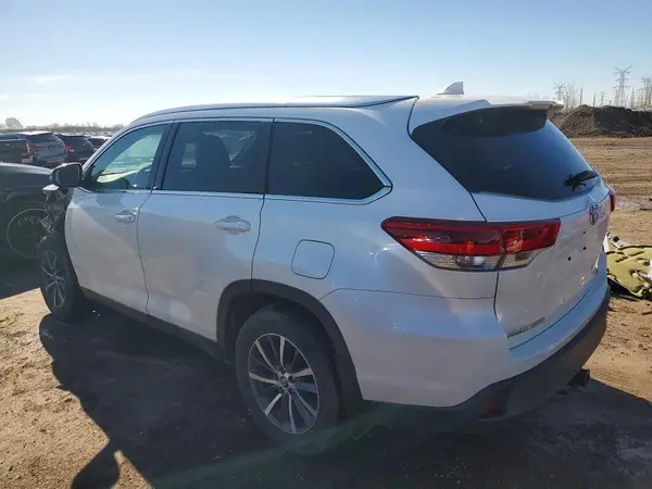 5TDJZRFH2KS576894 2019 TOYOTA HIGHLANDER - Image 2
