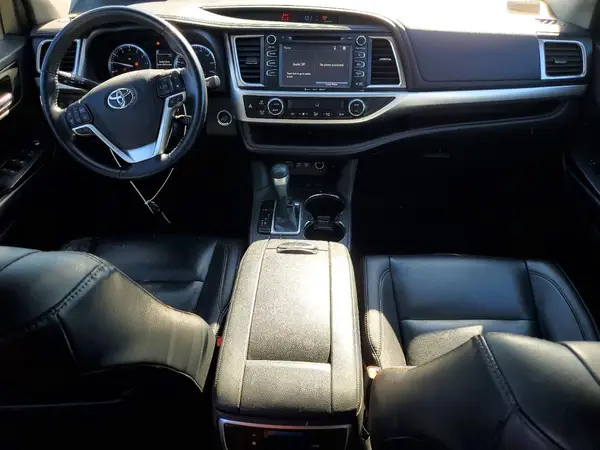 5TDJZRFH2KS576894 2019 TOYOTA HIGHLANDER - Image 8