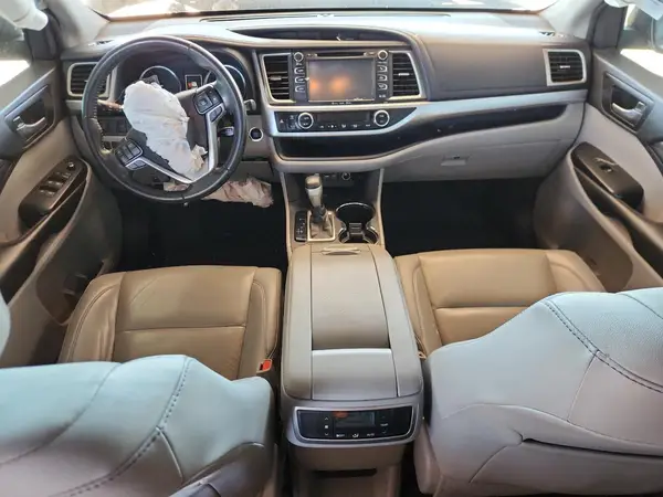 5TDJZRFH2KS579021 2019 TOYOTA HIGHLANDER - Image 8