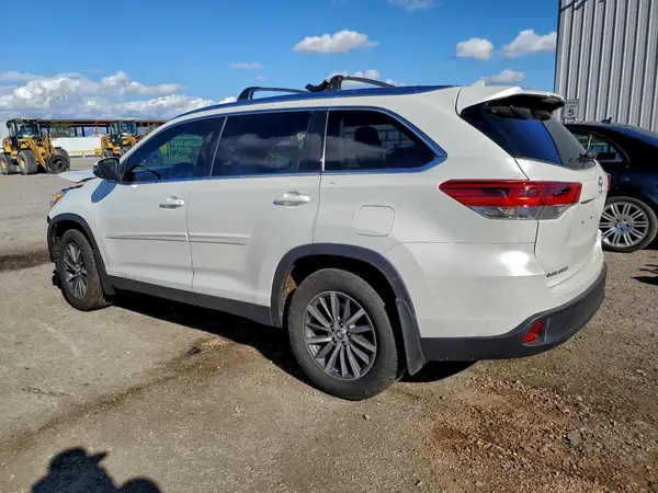 5TDJZRFH2KS579116 2019 TOYOTA HIGHLANDER - Image 2