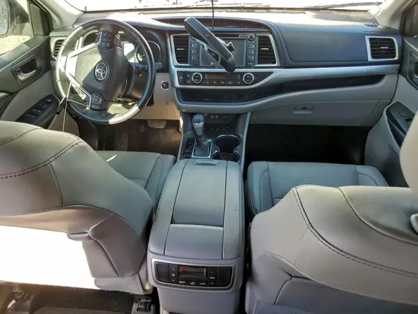 5TDJZRFH2KS579116 2019 TOYOTA HIGHLANDER - Image 8