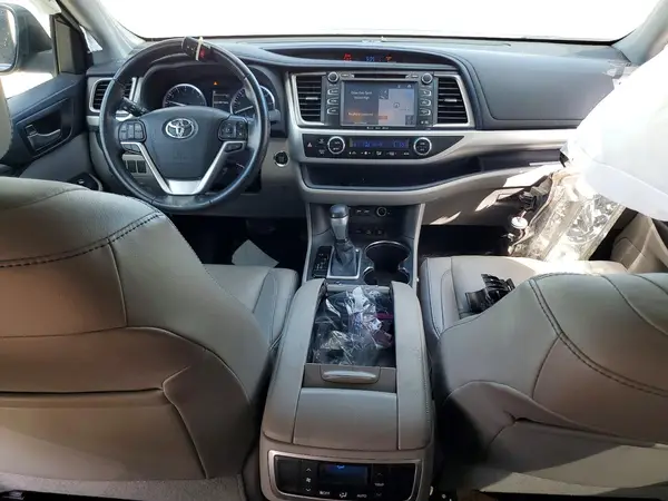 5TDJZRFH2KS582775 2019 TOYOTA HIGHLANDER - Image 8