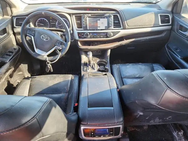 5TDJZRFH2KS583165 2019 TOYOTA HIGHLANDER - Image 8