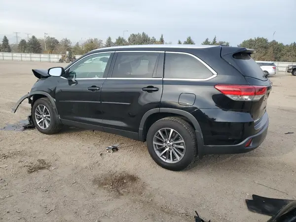5TDJZRFH2KS590732 2019 TOYOTA HIGHLANDER - Image 2