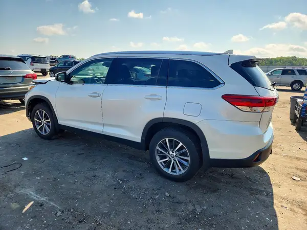 5TDJZRFH2KS595476 2019 TOYOTA HIGHLANDER - Image 2