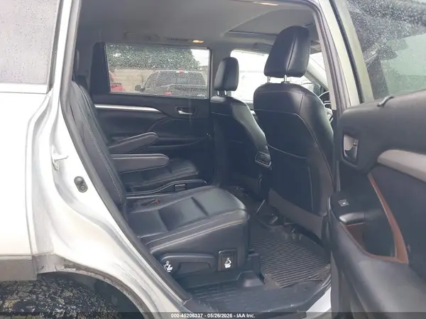 5TDJZRFH2KS597499 2019 TOYOTA HIGHLANDER - Image 8