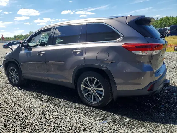 5TDJZRFH2KS599348 2019 TOYOTA HIGHLANDER - Image 2