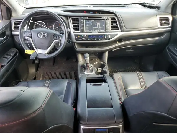 5TDJZRFH2KS602927 2019 TOYOTA HIGHLANDER - Image 8