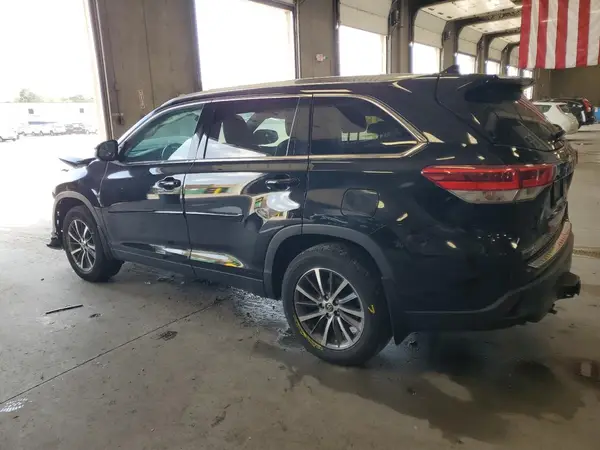 5TDJZRFH2KS605181 2019 TOYOTA HIGHLANDER - Image 2