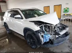 5TDJZRFH2KS608789 2019 TOYOTA HIGHLANDER